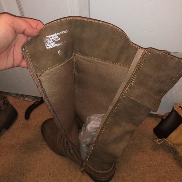 Boots - Picture 3 of 5